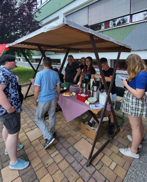 Kannen-kuchen-kaffee in Schülerpaten und Streitschlichter in der Lindenschule